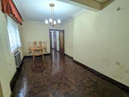 Apartamento en venta en Estella-Lizarra, Centro photo 0