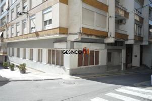 Local comercial en venta en Ontinyent, Centro photo 0