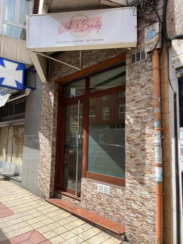 Local comercial en venta en León, León photo 0