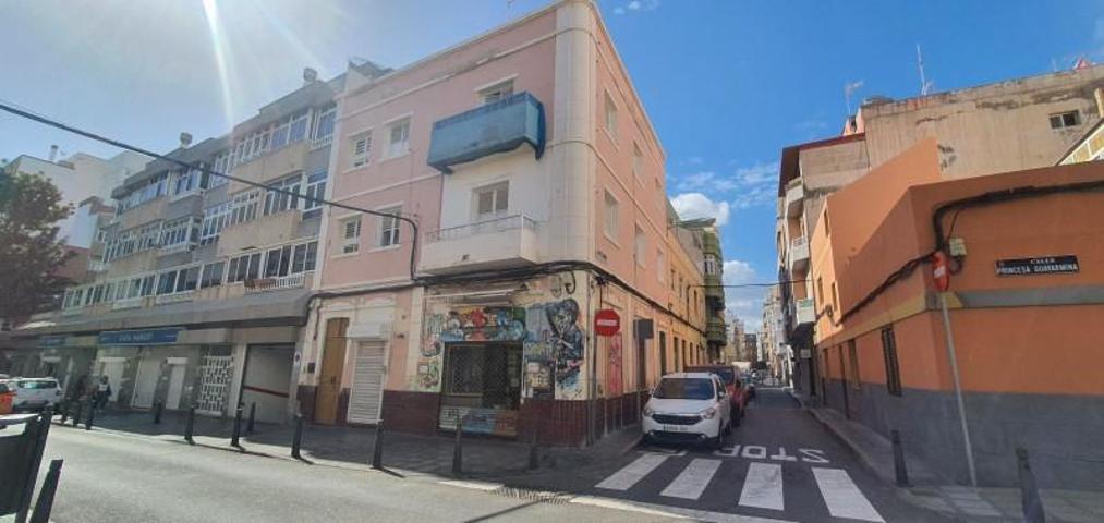 Local comercial en venta en Las Palmas de Gran Canaria, Las Canteras photo 0