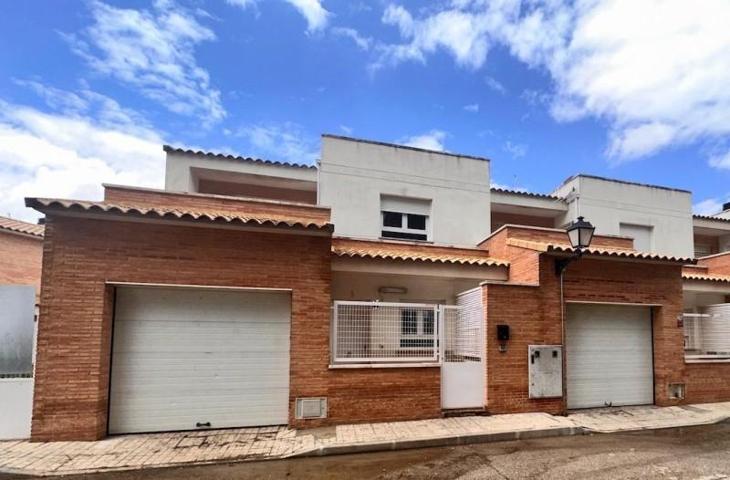 Adosada en venta en Cabezamesada, Castilla la mancha photo 0