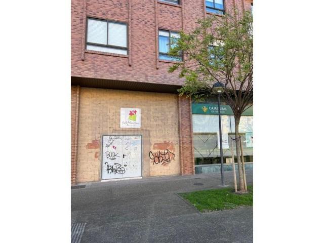 Local comercial en venta en Logroño photo 0