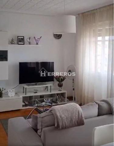 Apartamento en venta en Albelda de Iregua, Albelda De Iregua photo 0
