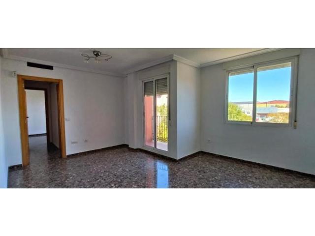 Piso en venta en Alginet photo 0