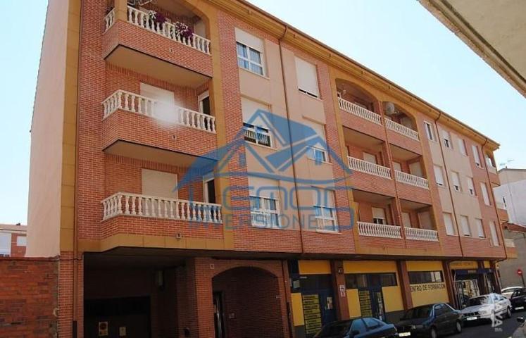 Piso en venta en La Bañeza, Constitucion, 24750 photo 0