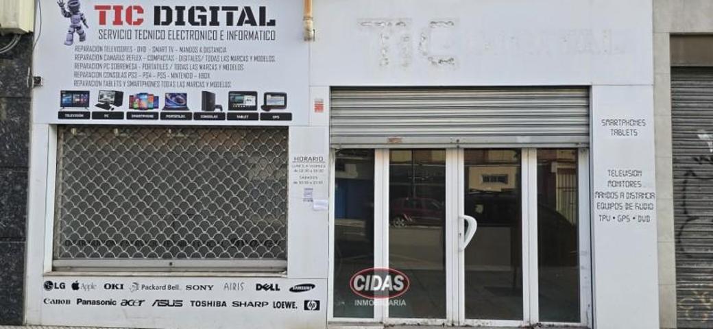 Local comercial en venta en Oviedo, Oviedo photo 0