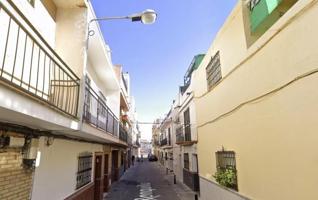 Casa en venta en Sevilla, El Carmen photo 0