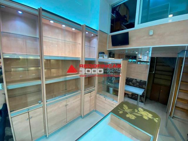 Local comercial en venta en Barcelona photo 0