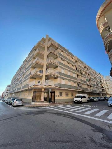 Apartamento en venta en Torrevieja, Habaneras photo 0