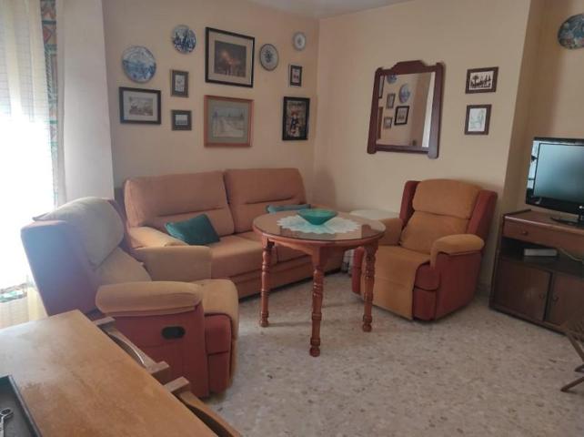 Piso en venta en Cabra, Cabra photo 0