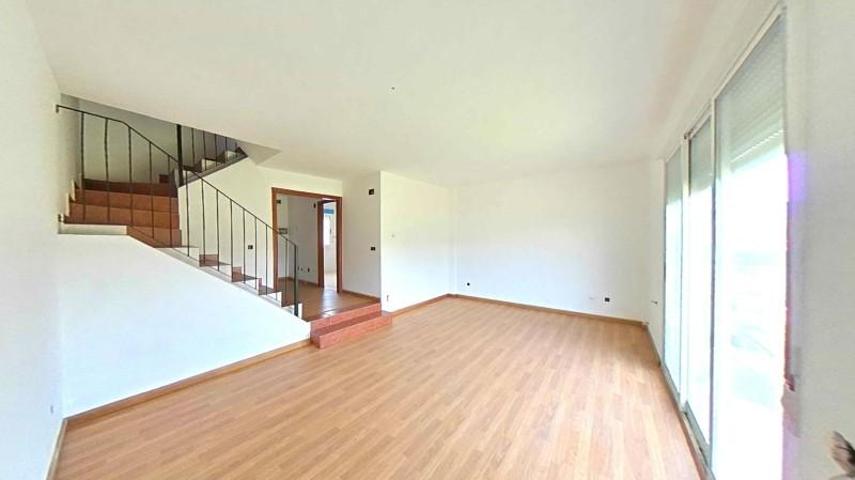 Adosada en venta en Castropodame, Almazcara photo 0