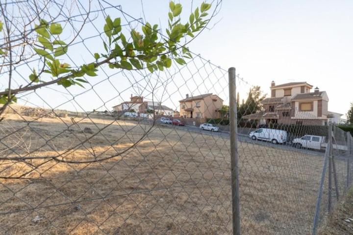 Terreno en venta en Monachil, Avenida de la libertad photo 0