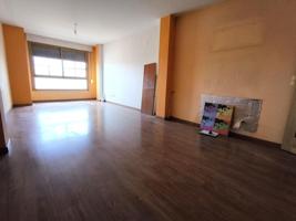 Piso en venta en Muel, Aragon photo 0