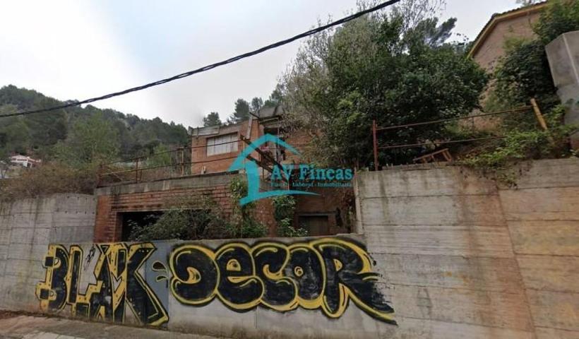 Casa en venta en Corbera de Llobregat, Els carsos photo 0