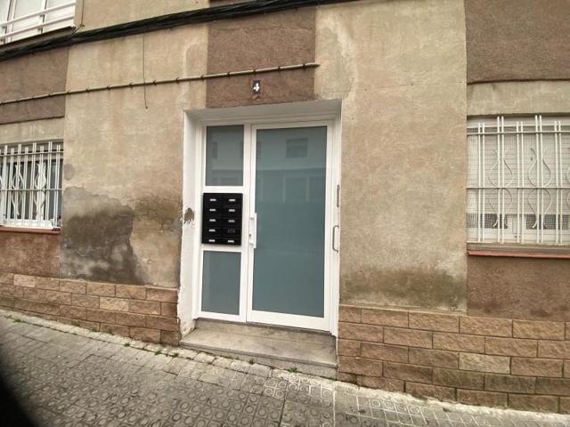 Piso en venta en Sant Vicenç de Castellet photo 0