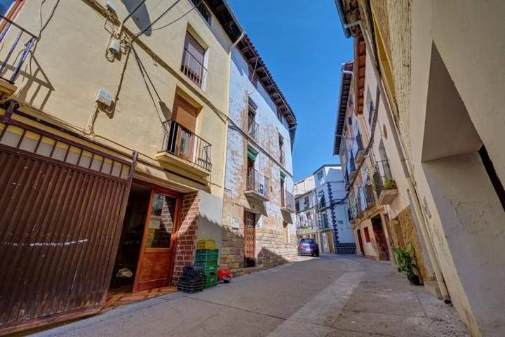 Casa en venta en Falces, Falces photo 0