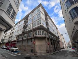 Local comercial en venta en Ferrol, Centro photo 0