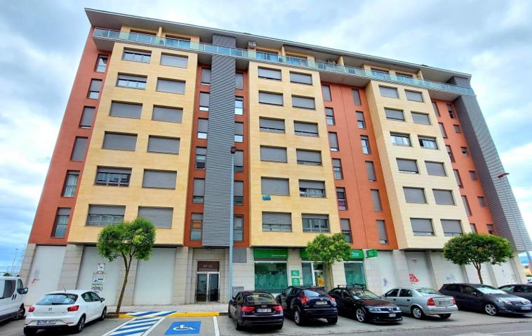 Local comercial en venta en Ponferrada, La rosaleda photo 0