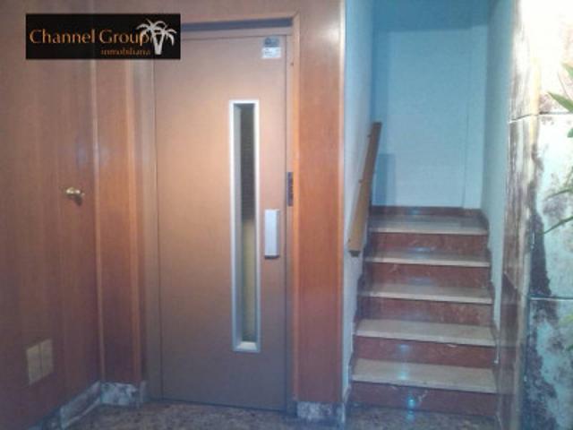 Local comercial en venta en Elche, Asilo - Pisos Azules photo 0