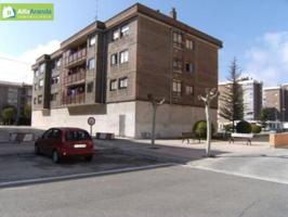 Local comercial en venta en Aranda de Duero, Barrio Allendeduero - Glorieta Rosales photo 0