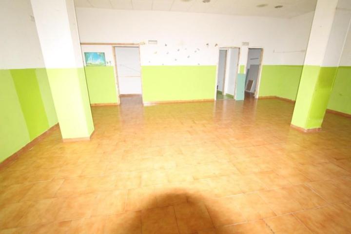 Local comercial en venta en Santoña, Centro photo 0