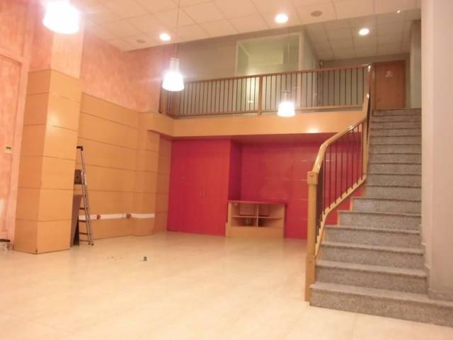 Local comercial en venta en Tàrrega, TÀRREGA photo 0
