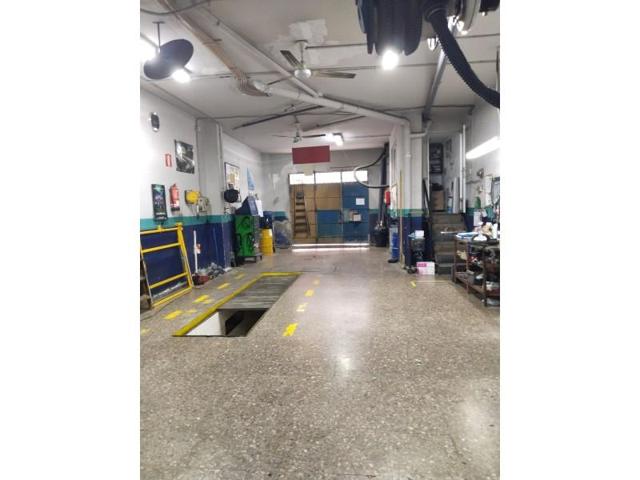 Local comercial en venta en Alzira photo 0