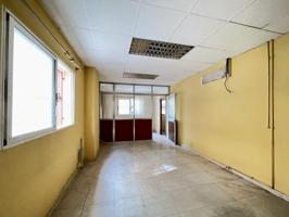 Local comercial en venta en Burjassot photo 0