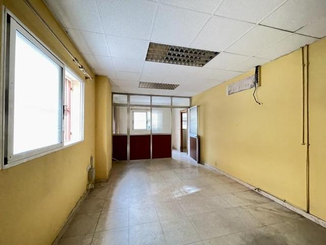 Local comercial en venta en Burjassot photo 0