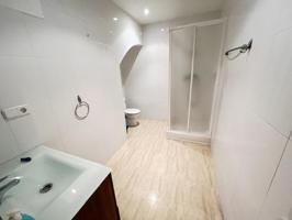 Local comercial en venta en Sant Feliu de Llobregat, Les Roses - Castellbell photo 0