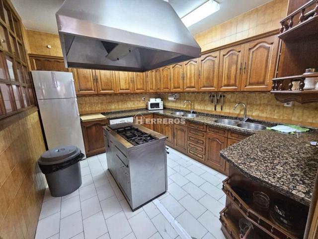 Local comercial en venta en Logroño, Yague photo 0