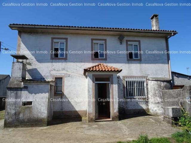 Casas de pueblo en venta en Santa Comba, Santa Comba photo 0