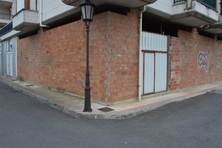 Local comercial en venta en Colindres, Colindres photo 0