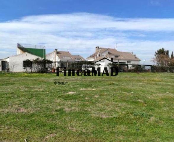 Terreno en venta en Griñón photo 0