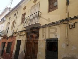 Casa en venta en Alzira, Plaza Mayor photo 0