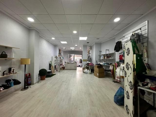 Local comercial en venta en Carlet, Zona colegio san bernat photo 0
