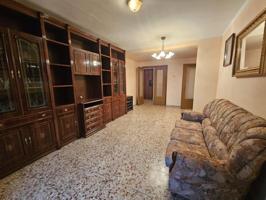 Piso en venta en Utiel, Utiel photo 0