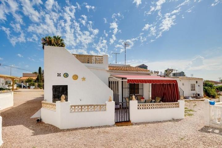 Adosada en venta en Torrevieja, Baix Segura photo 0