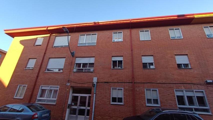 Piso en venta en San Andrés del Rabanedo, Pinilla photo 0