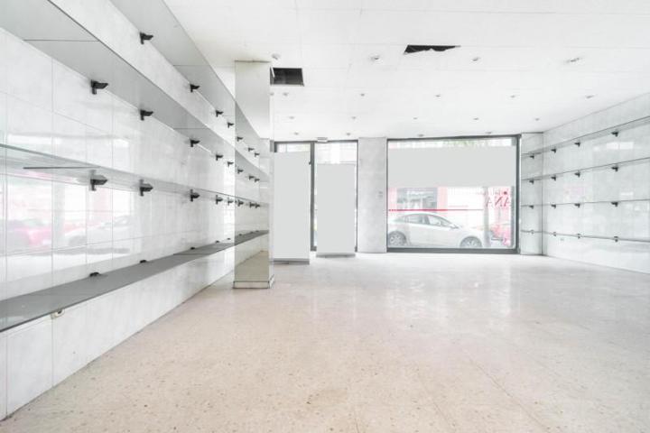 Local comercial en venta en Oviedo, Nuevo Huca photo 0