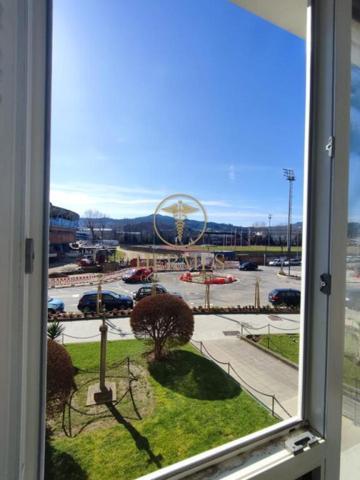 Local comercial en venta en Vigo photo 0