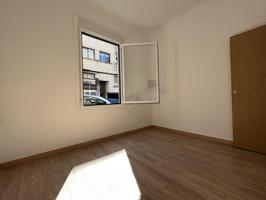 Piso en venta en Vigo, Calvario photo 0