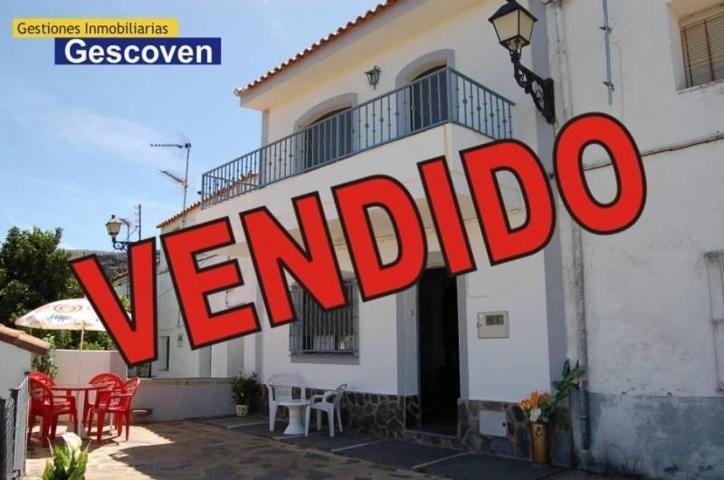 Adosada en venta en Valencia de Alcántara, Campiña photo 0