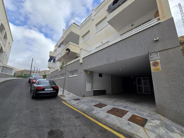 Piso en venta en Polopos photo 0