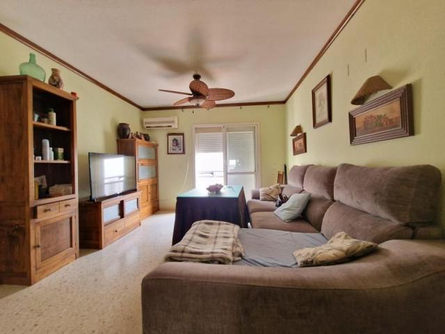 Piso en venta en Villamartín, Villamartin photo 0