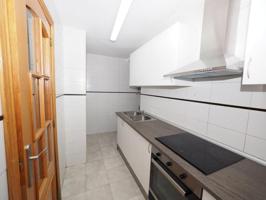 Piso en venta en Barcelona, La Trinitat Vella photo 0