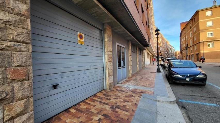 Local comercial en venta en Ávila, ESTACION photo 0