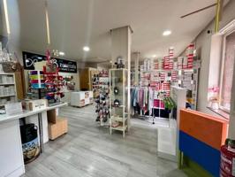 Local comercial en venta en Valencia de Don Juan photo 0