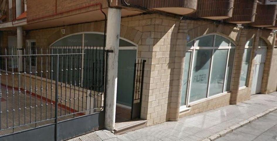 Local comercial en venta en León, Puente Castro photo 0