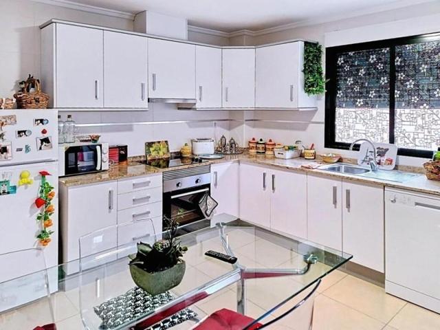 Piso en venta en Pinoso photo 0